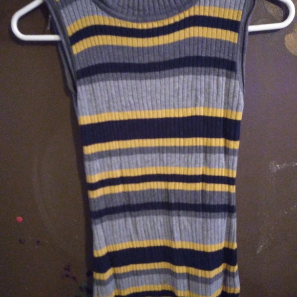 Juniors sleeveless sweater dress - Picture 2 of 2